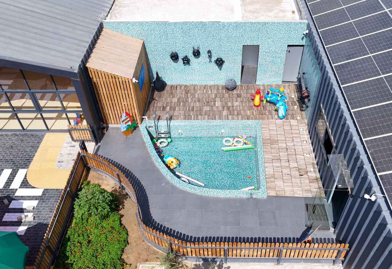 Splash pool