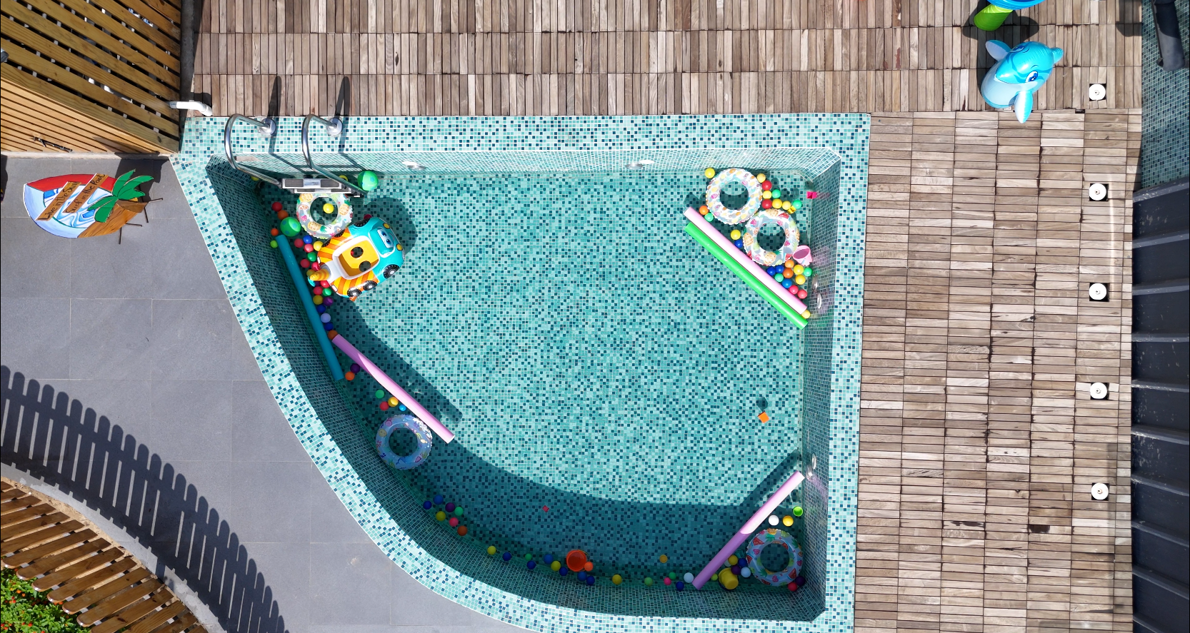 Splash pool