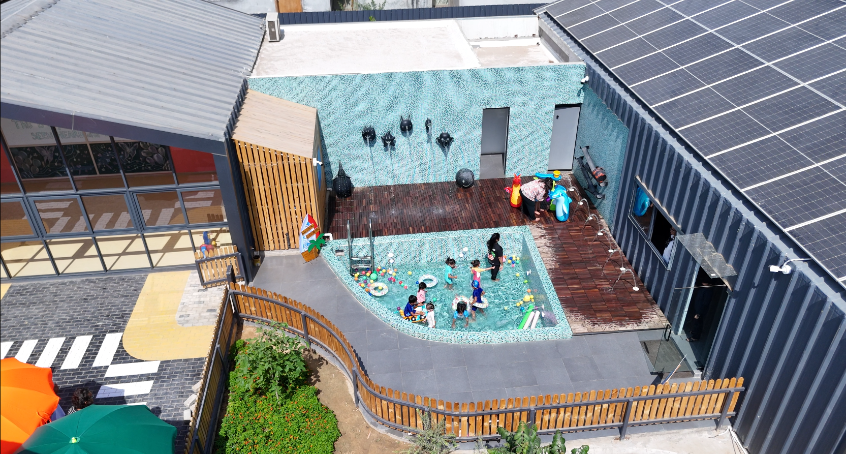 Splash pool